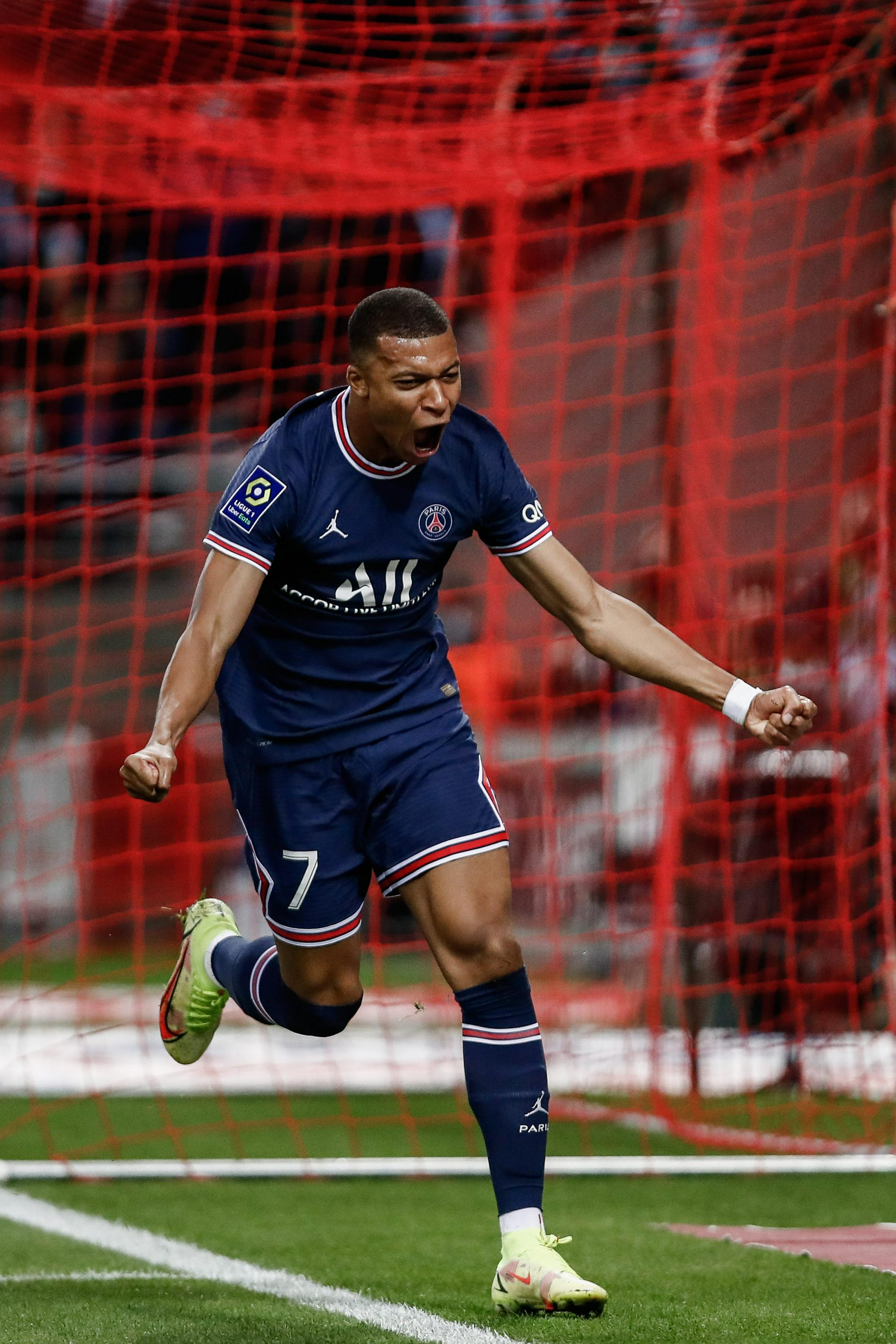 西蒙尼直面客场困境：“在巴塞罗那我们竞争得很好”（西蒙尼谈客场难题：我们在巴萨踢得不错）