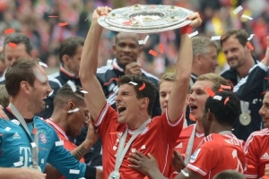 掘金约基奇豪取三双助球队连胜（约基奇砍下三双，助掘金延续连胜）