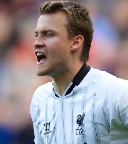 小蜘蛛谈与巴萨的传闻：这并不让我困扰，我尽量不去过多关注（小蜘蛛回应巴萨传闻：不受影响，尽量少关注）