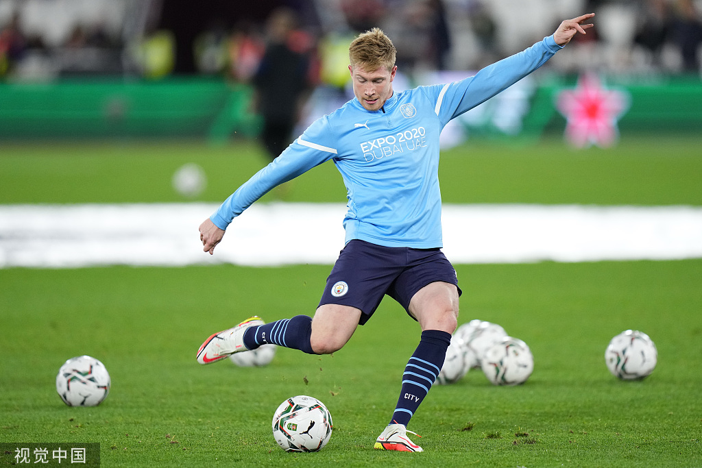 东契奇31+15+11詹皇末节12分，艾顿打爆21中4大帝，湖人力克76人（东契奇31+15+11，詹皇末节独取12分；艾顿压制大帝21投仅4中，湖人击败76人）