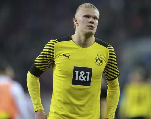 掘金约基奇豪取三双助球队连胜（约基奇轰三双 助掘金延续连胜势头）