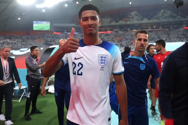 史上最佳球员？埃弗拉：每个人都有偏好，我选择C罗而非梅西（GOAT之争，埃弗拉：各有所爱，我更倾向C罗而非梅西）